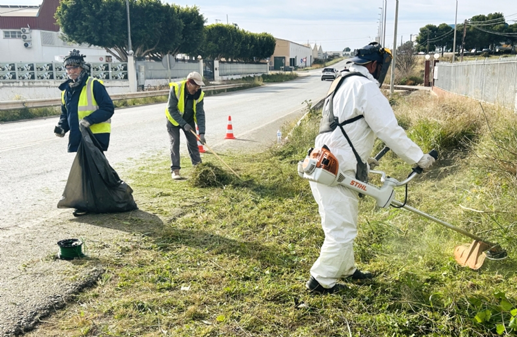 76 peones agrícolas limpiarán los caminos rurales y vías de uso público de Totana hasta abril